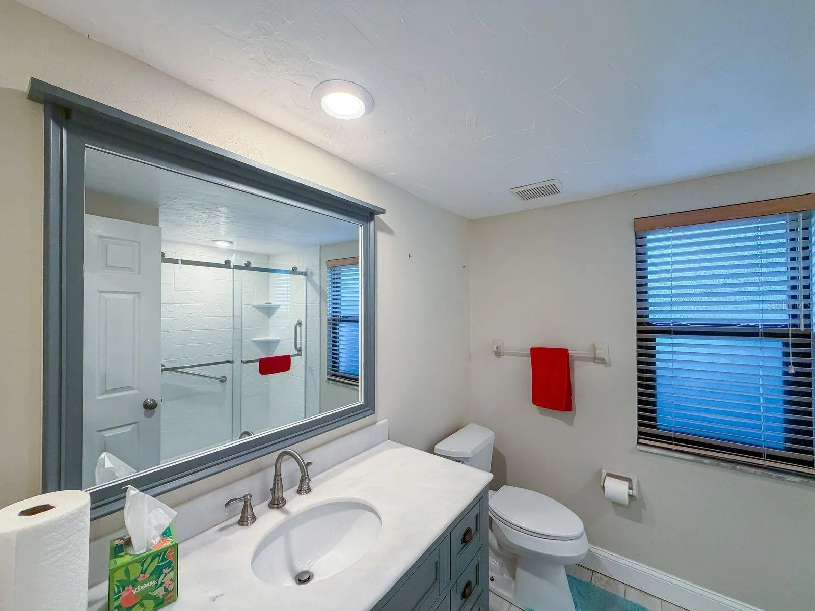 404 EDEN DR