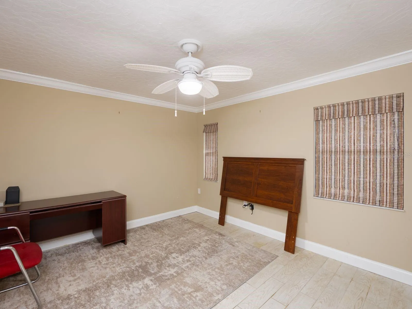 404 EDEN DR