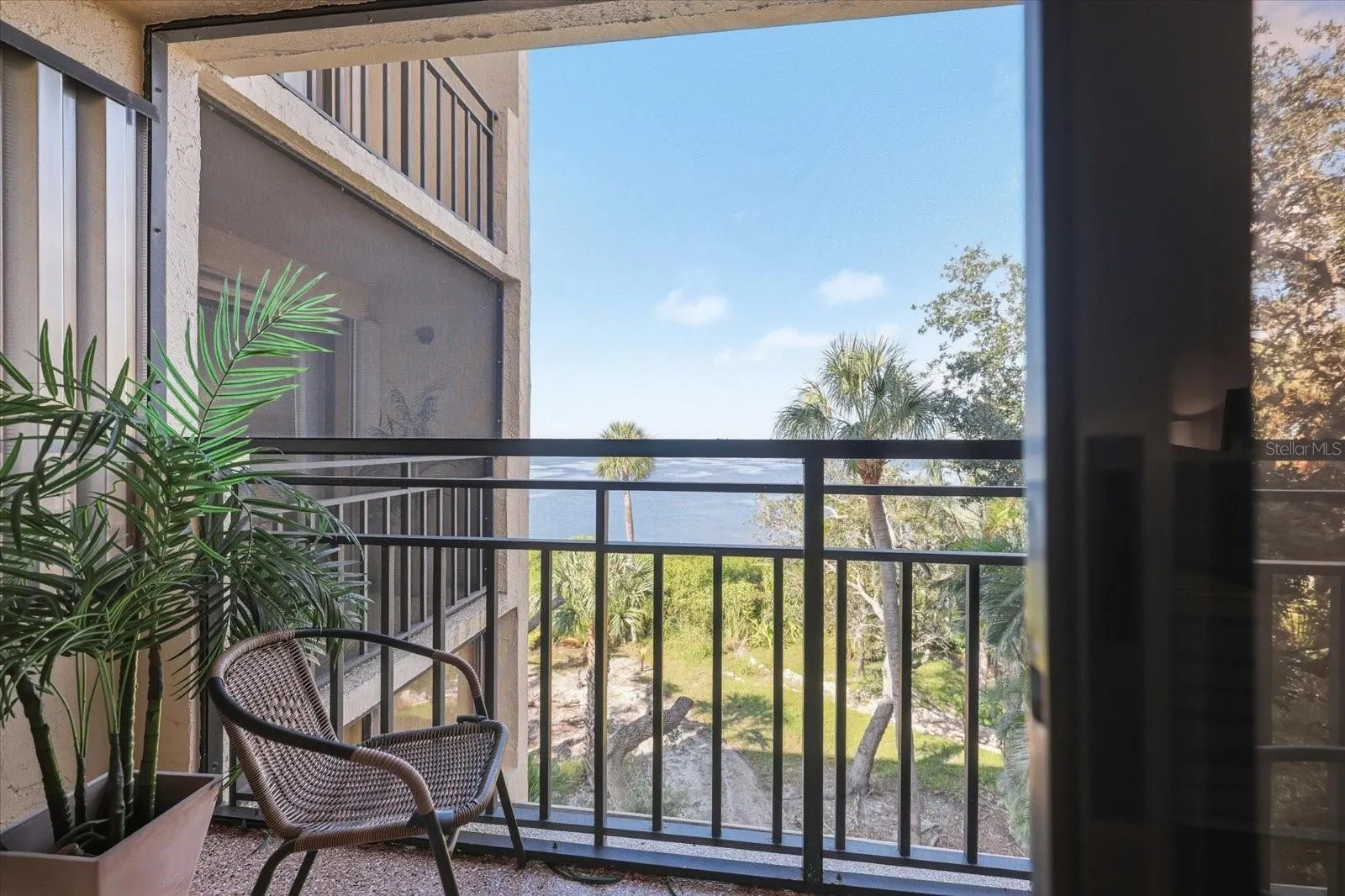 6460 MOURNING DOVE DR #305 #305