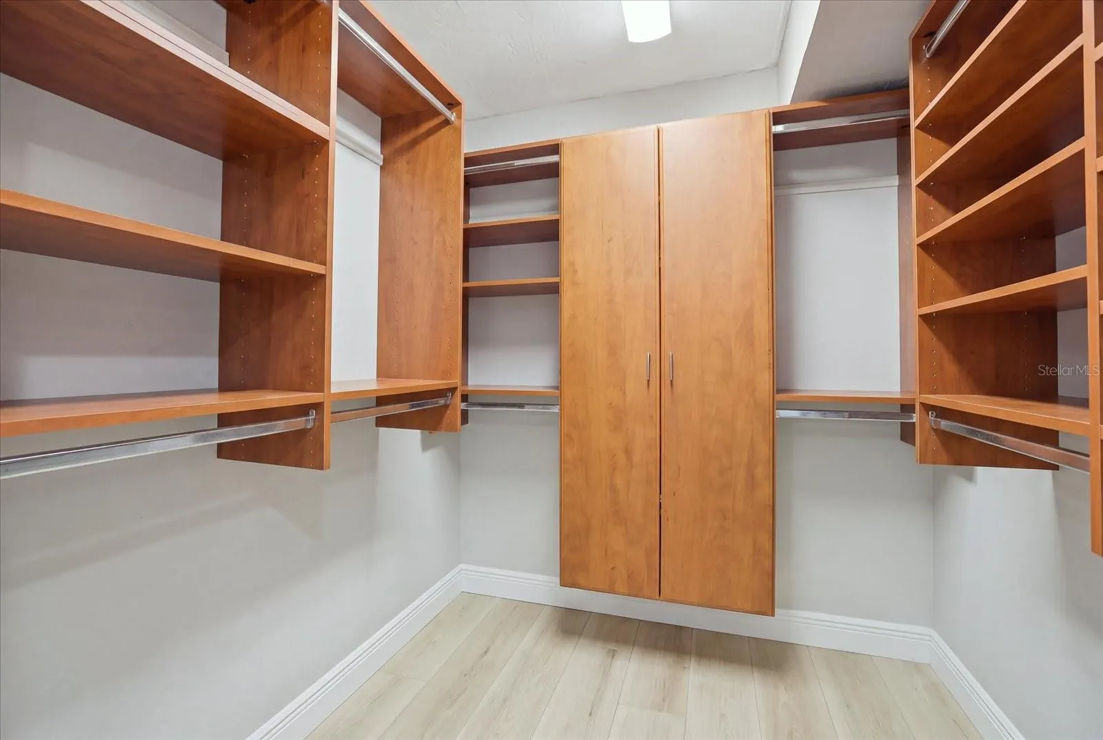 6460 MOURNING DOVE DR #305 #305