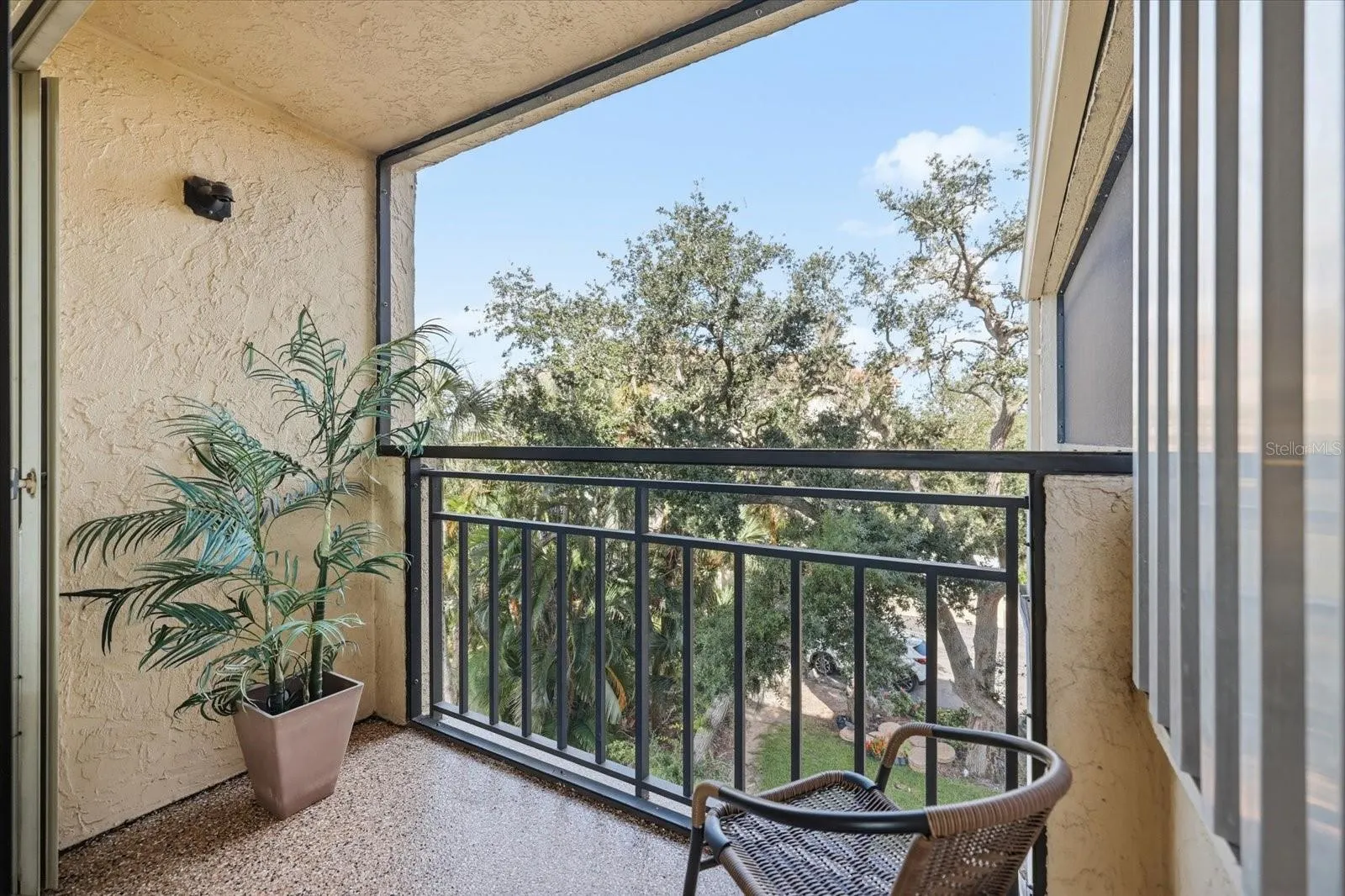6460 MOURNING DOVE DR #305 #305