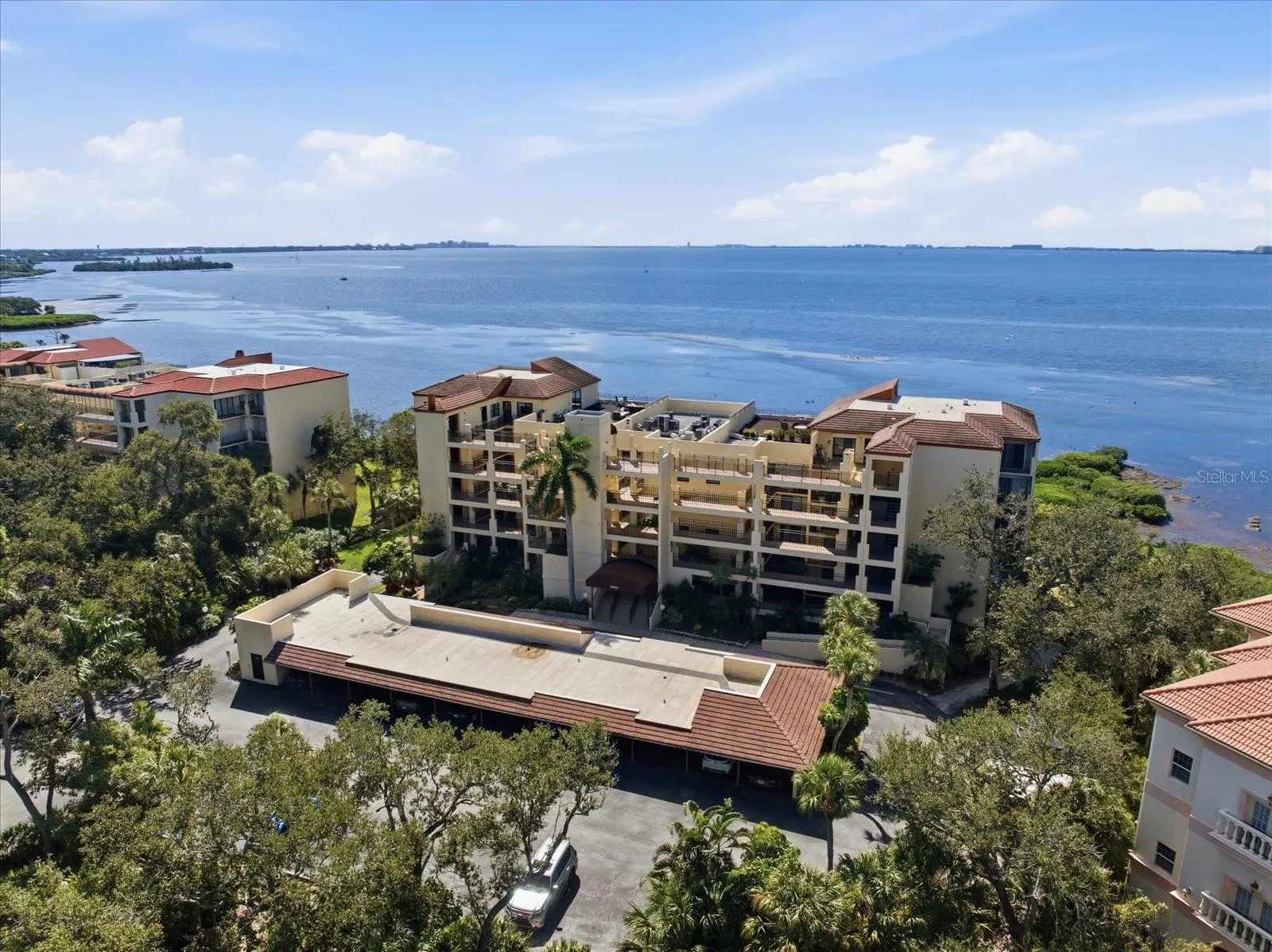 6460 MOURNING DOVE DR #305 #305