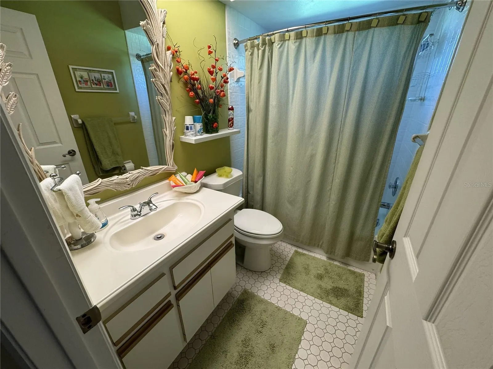 3054 CROWN HERON PT