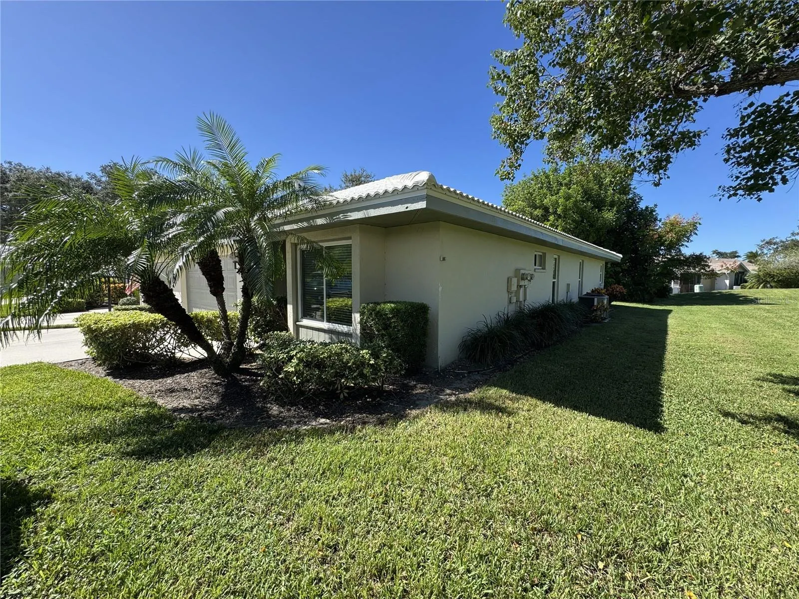 3054 CROWN HERON PT