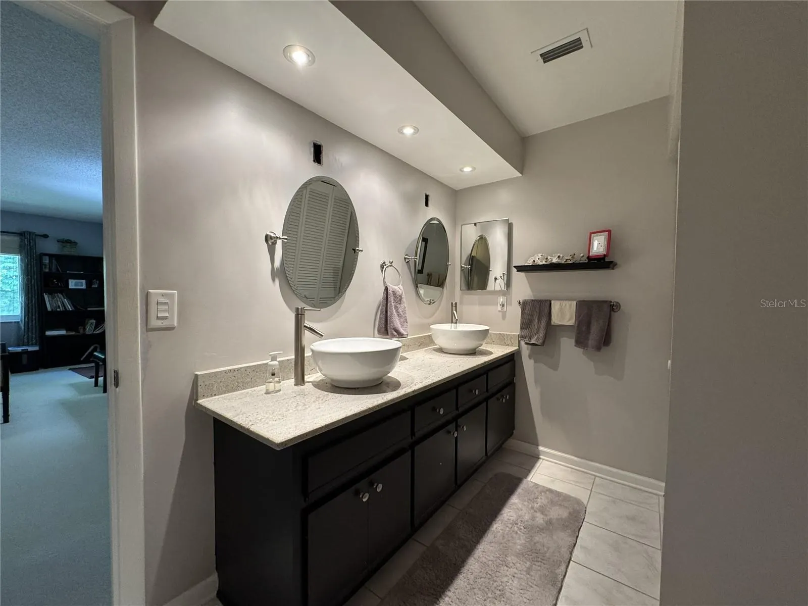 3054 CROWN HERON PT