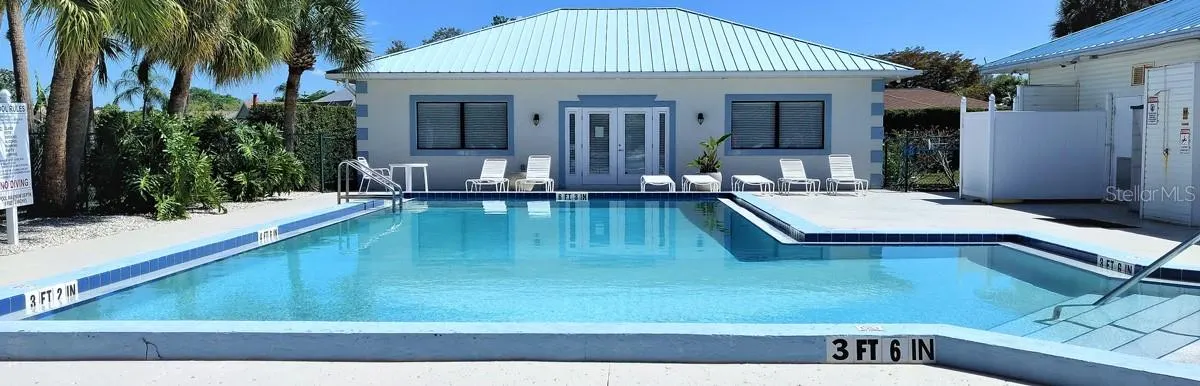3054 CROWN HERON PT