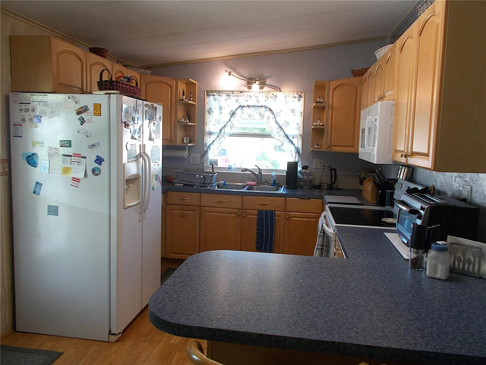 525 SANDPIPER DR