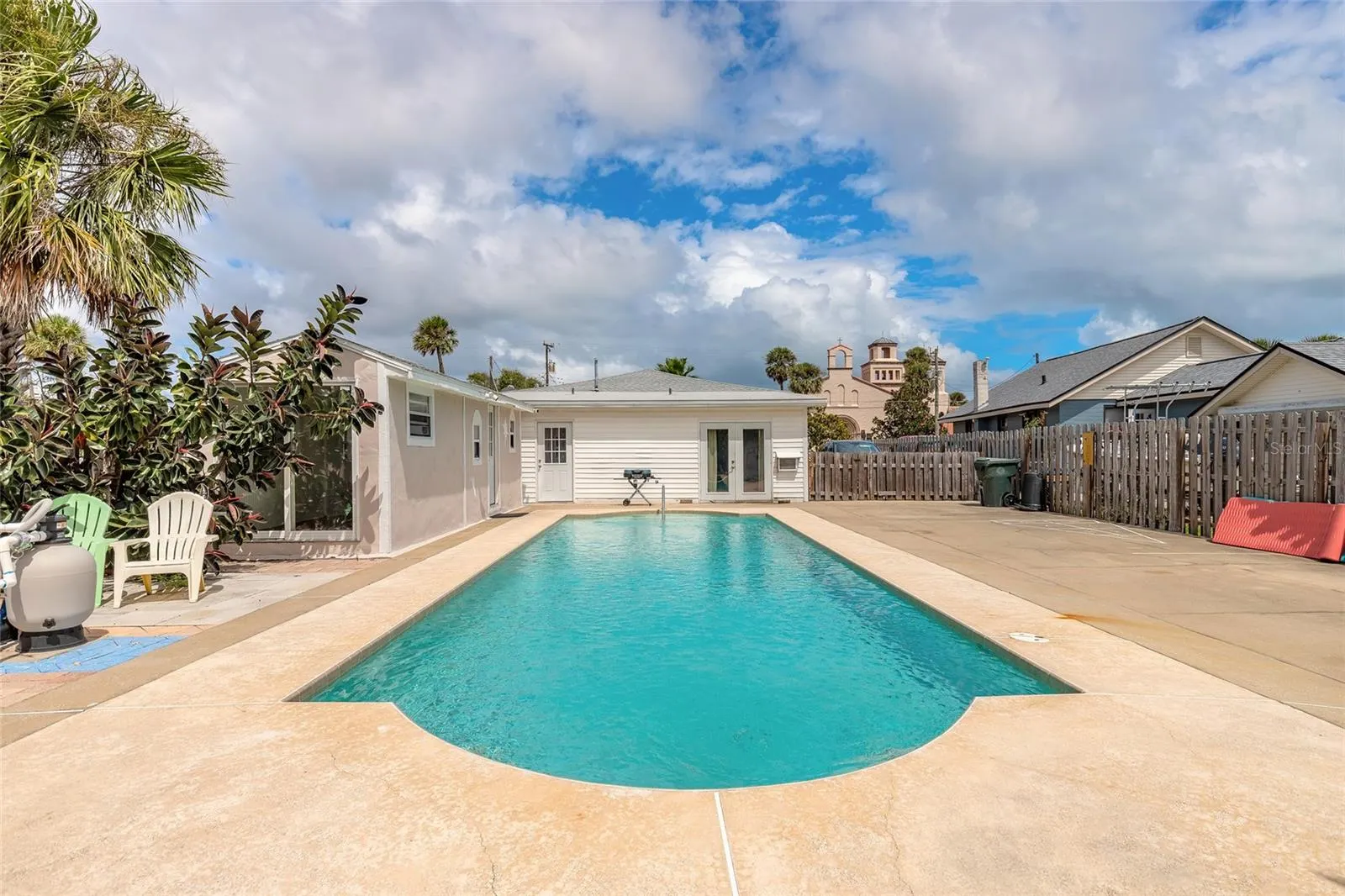 412 REVILO BLVD