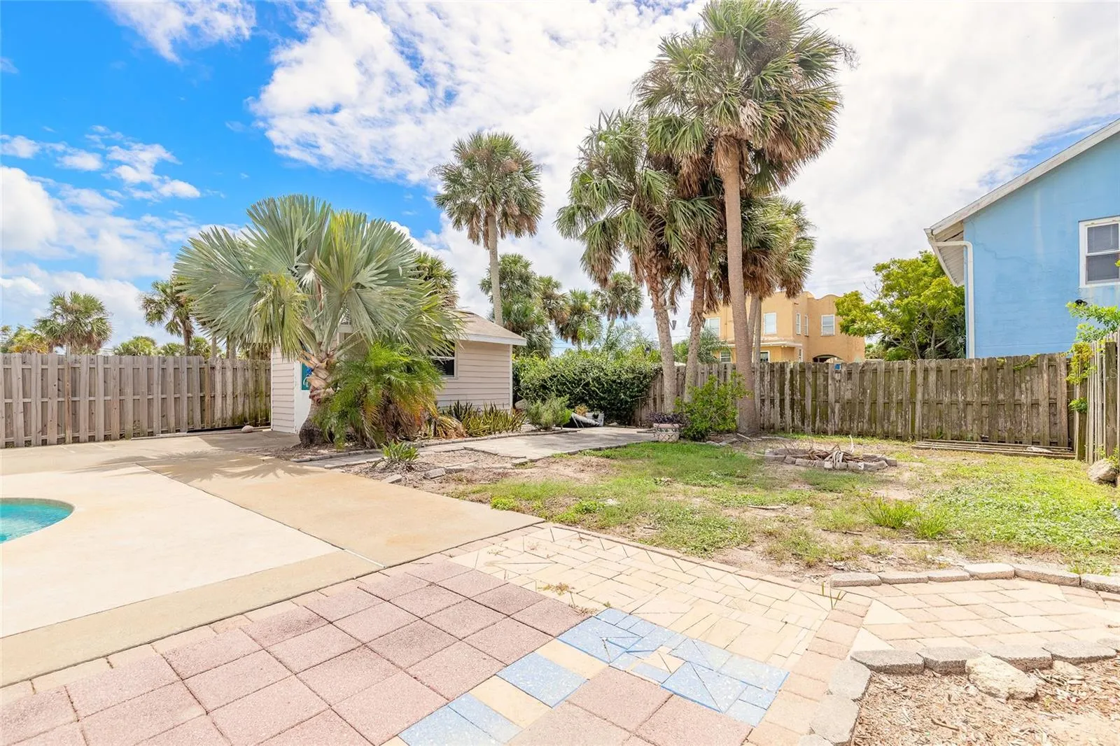 412 REVILO BLVD
