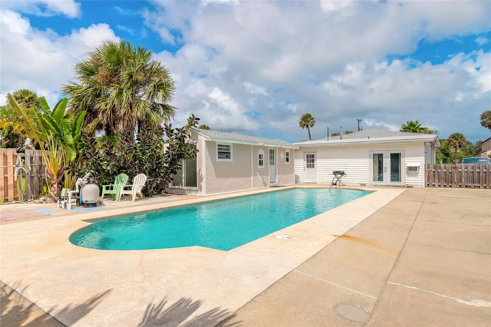 412 REVILO BLVD