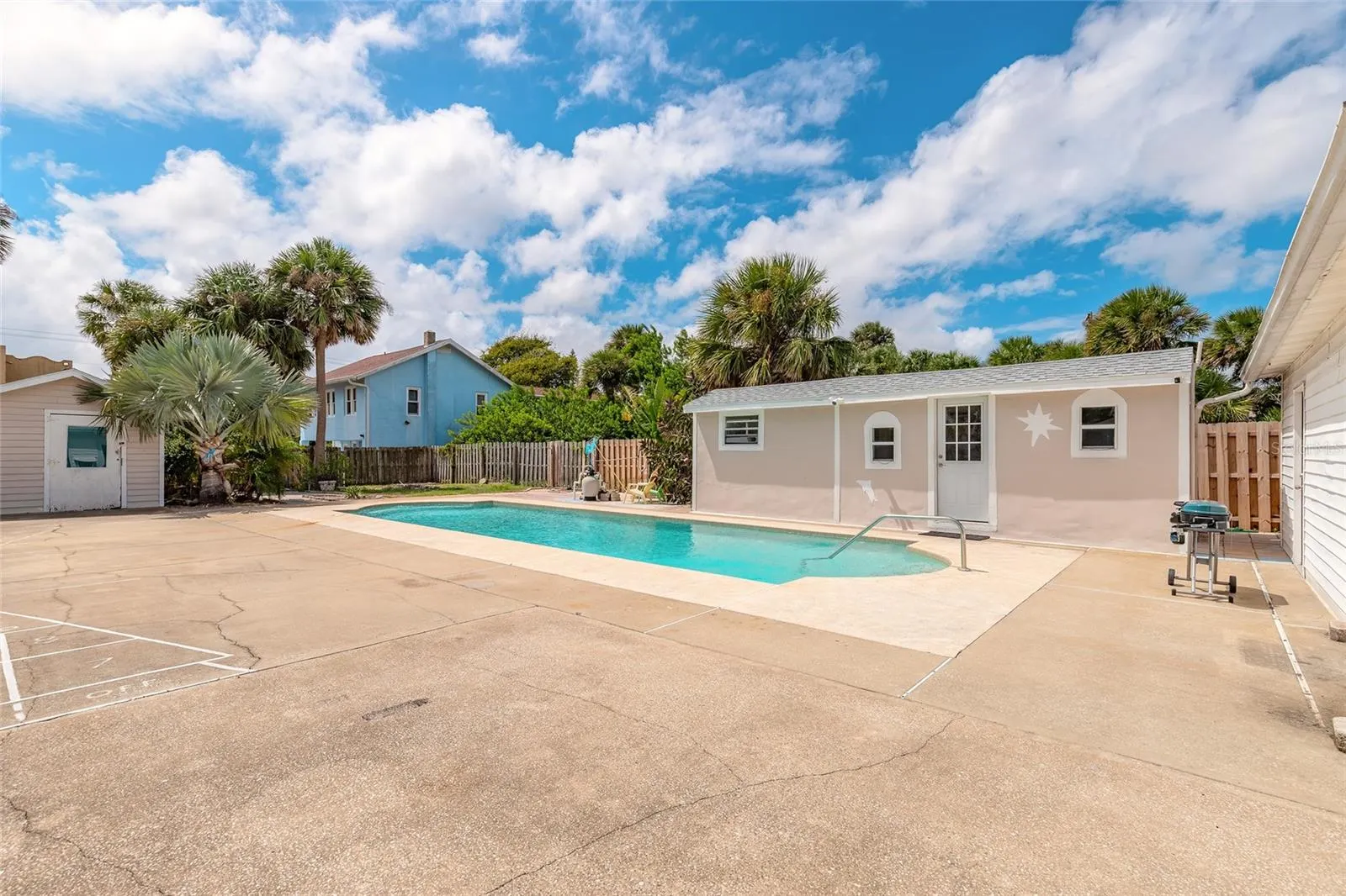 412 REVILO BLVD