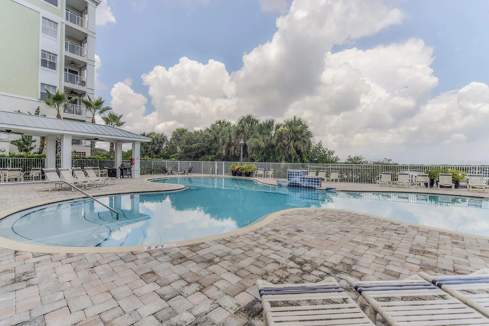 1 RIVERWALK DR #402, #402