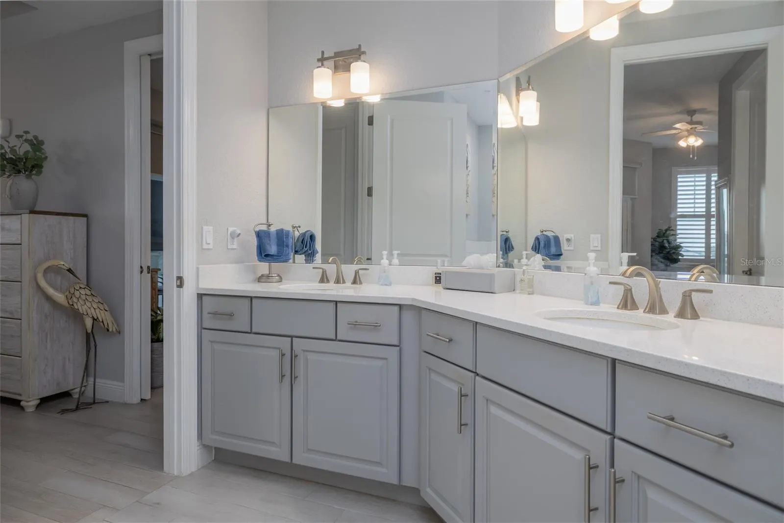 1 RIVERWALK DR #402, #402