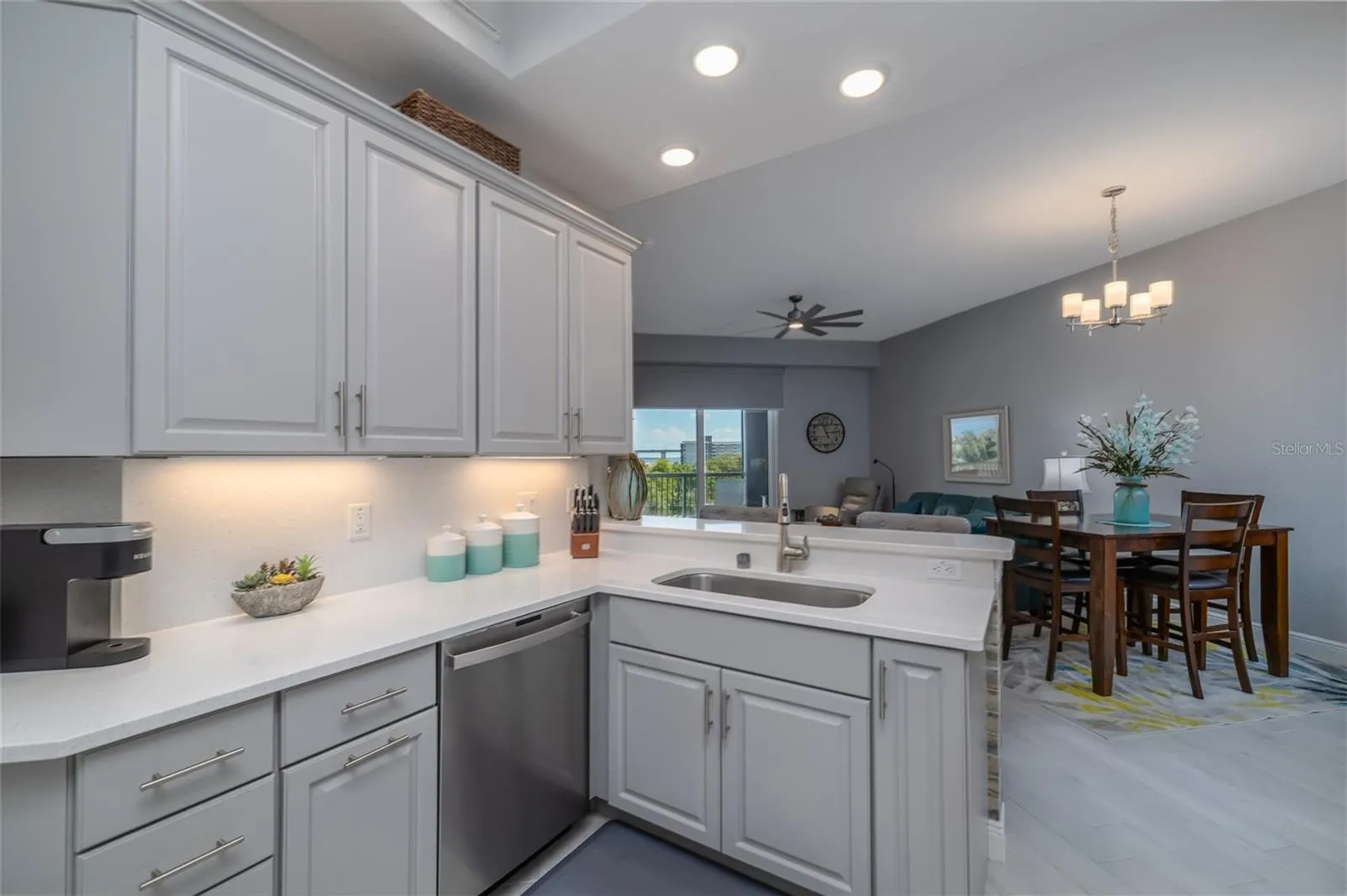 1 RIVERWALK DR #402, #402