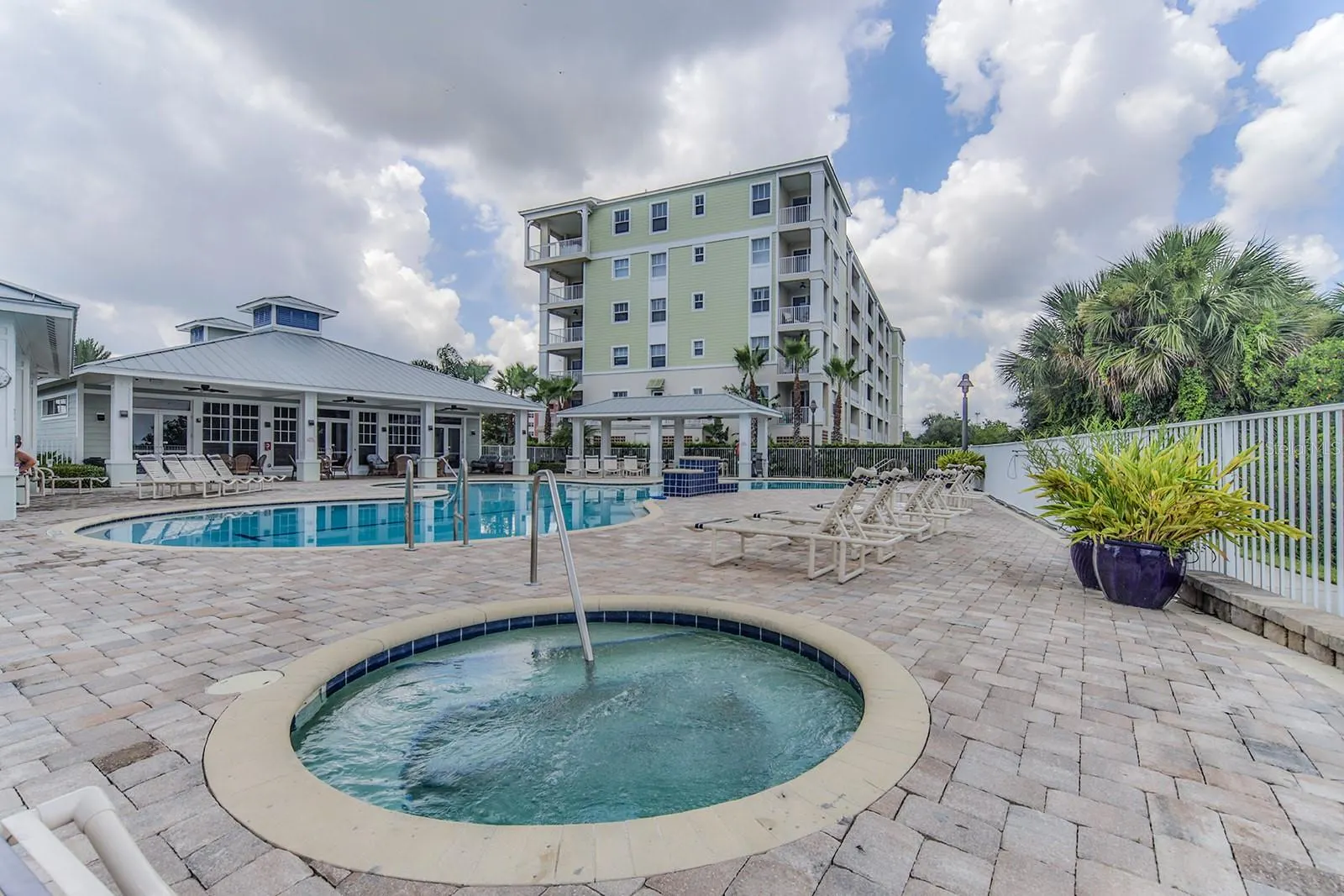 1 RIVERWALK DR #402, #402