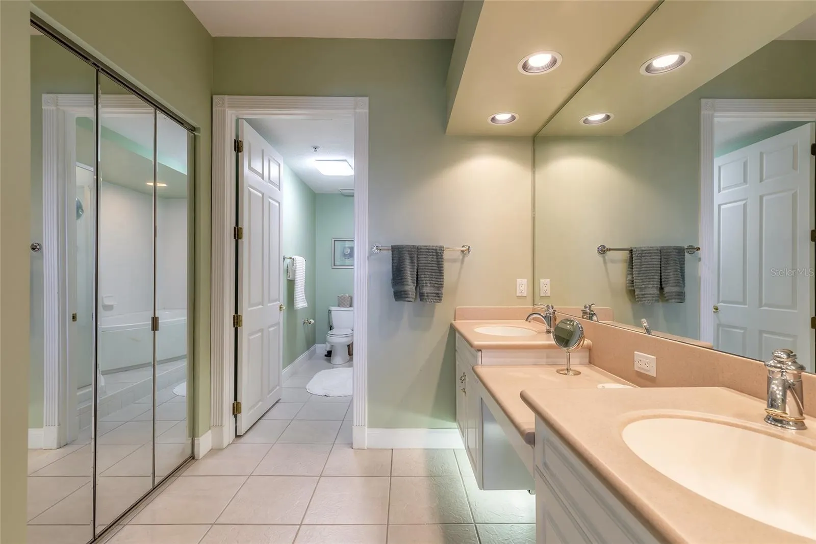 4672 RIVERWALK VILLAGE CT #8402, #8402