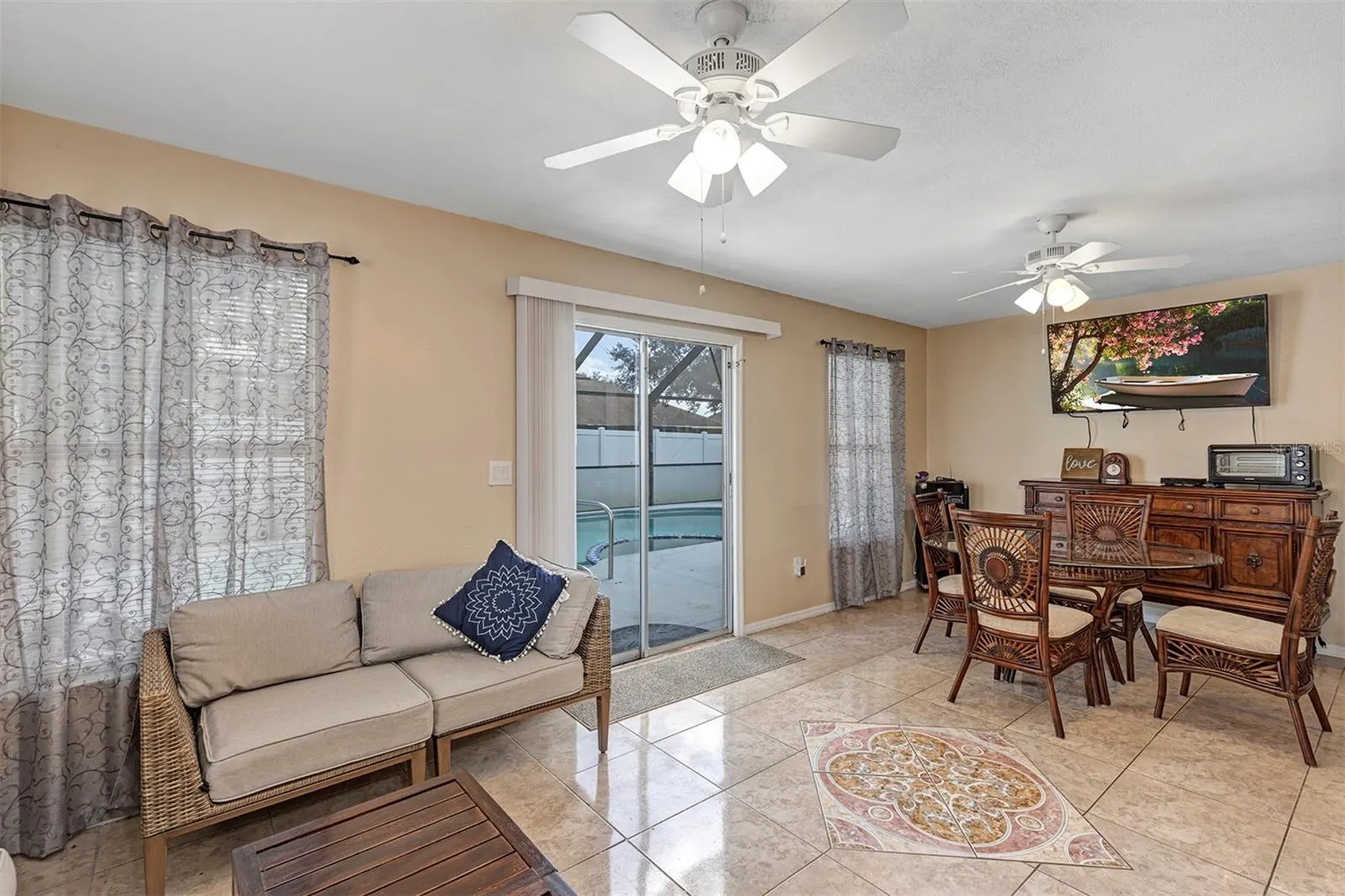 819 NELSON DR