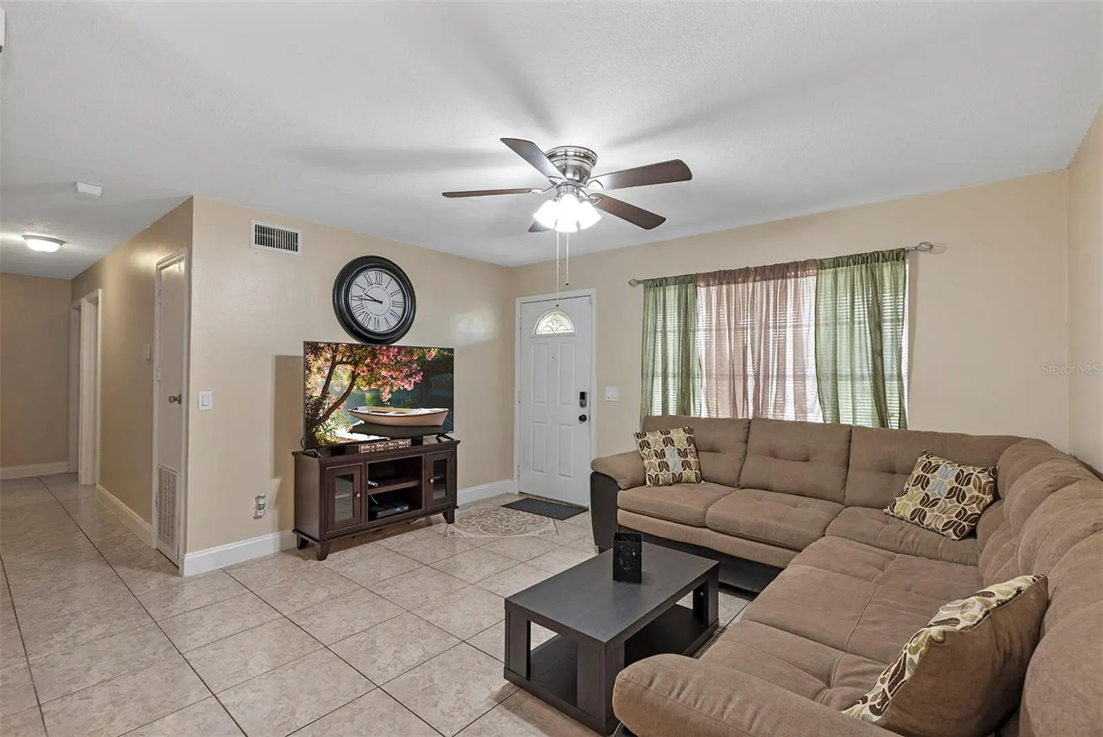 819 NELSON DR
