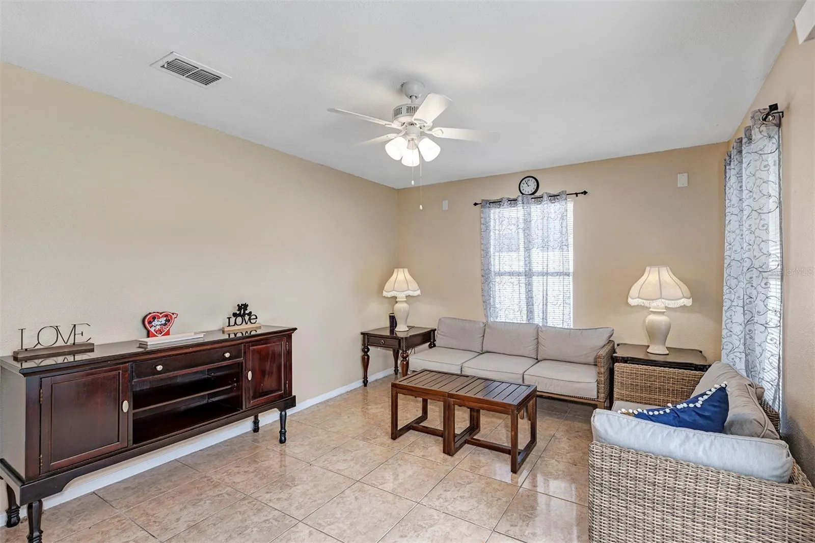 819 NELSON DR