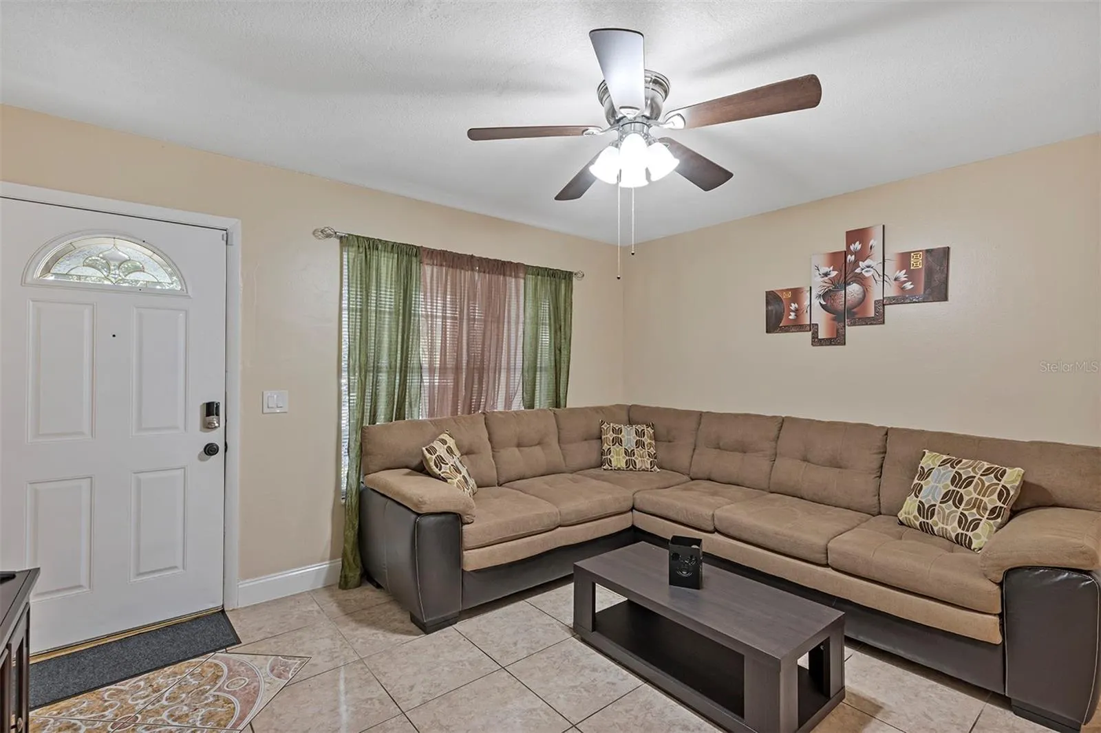 819 NELSON DR