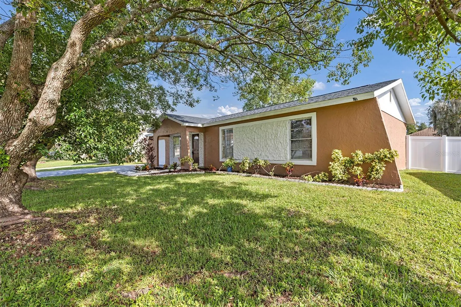 819 NELSON DR