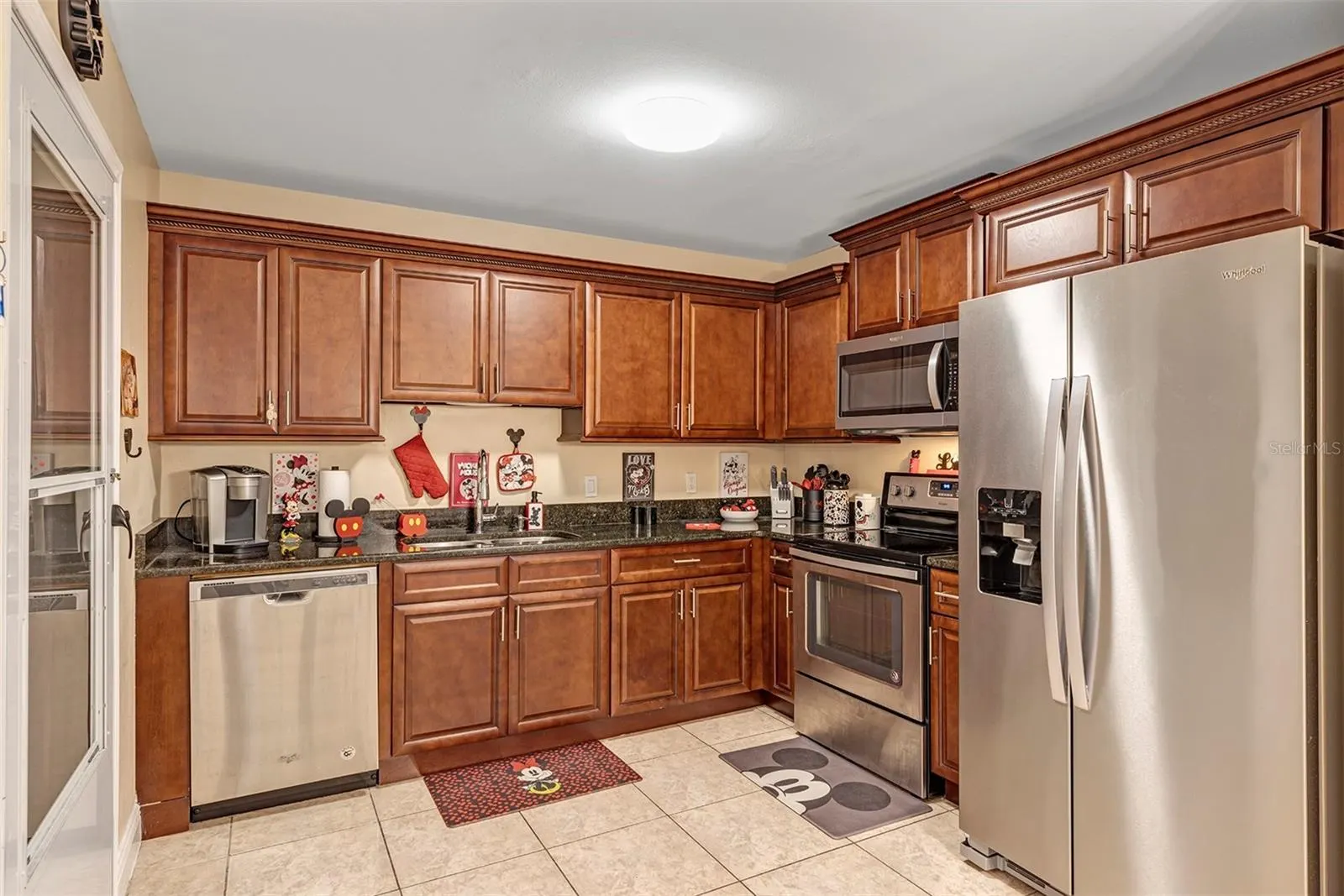 819 NELSON DR
