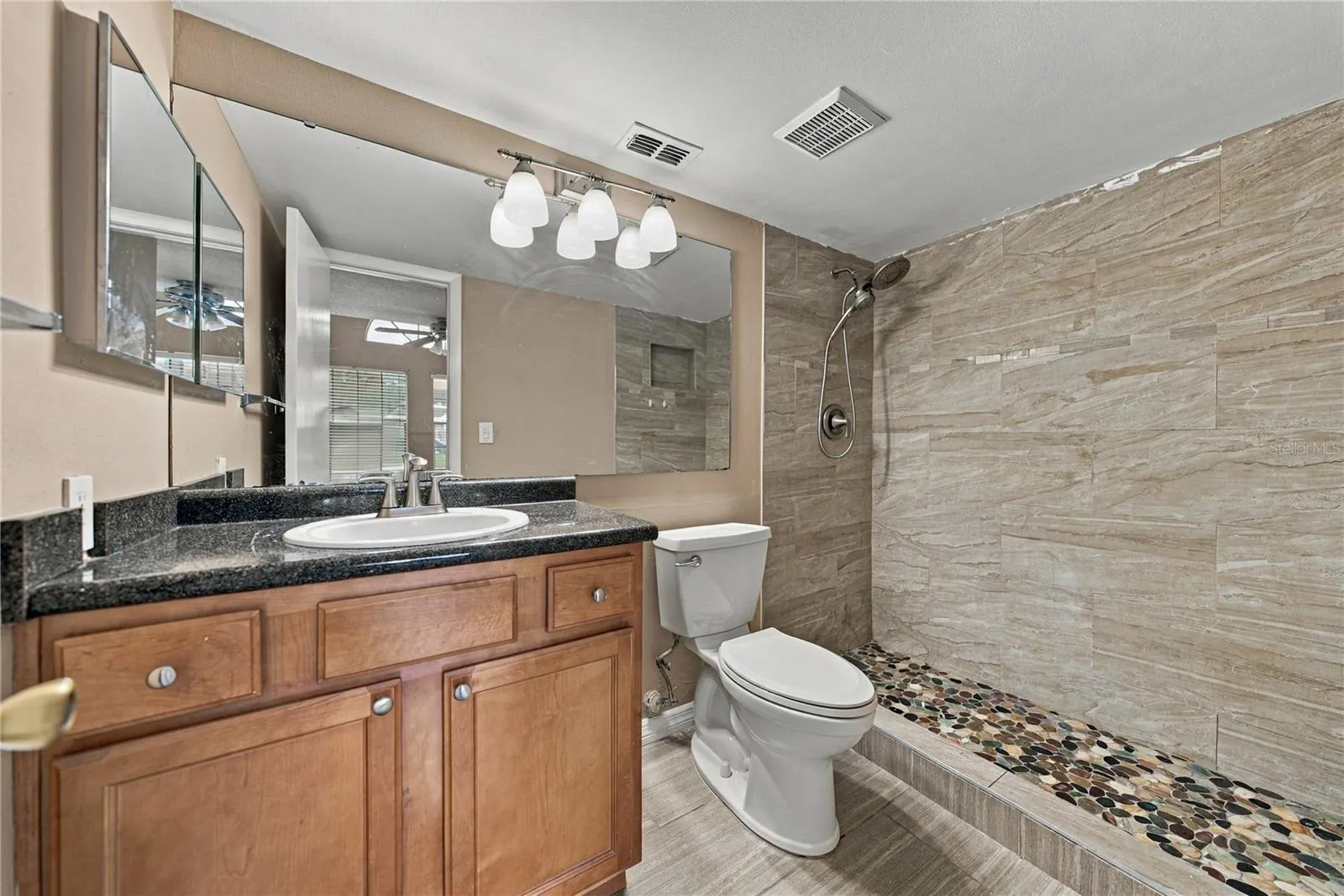 485 FORESTWAY CIR #101 #101