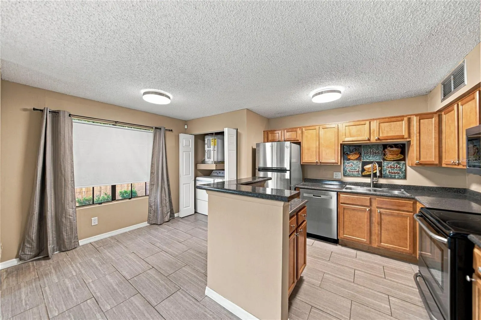 485 FORESTWAY CIR #101 #101