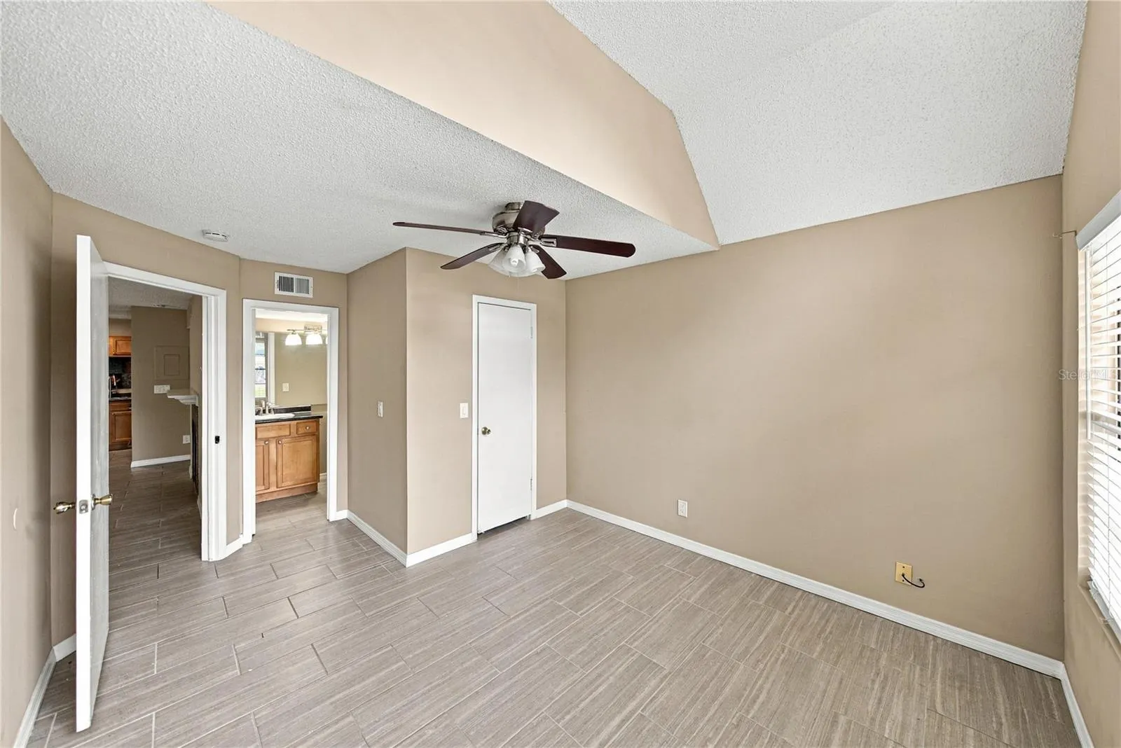 485 FORESTWAY CIR #101 #101