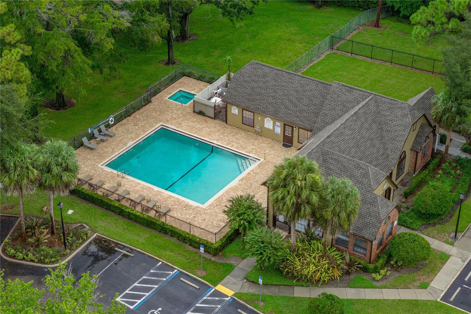 485 FORESTWAY CIR #101 #101
