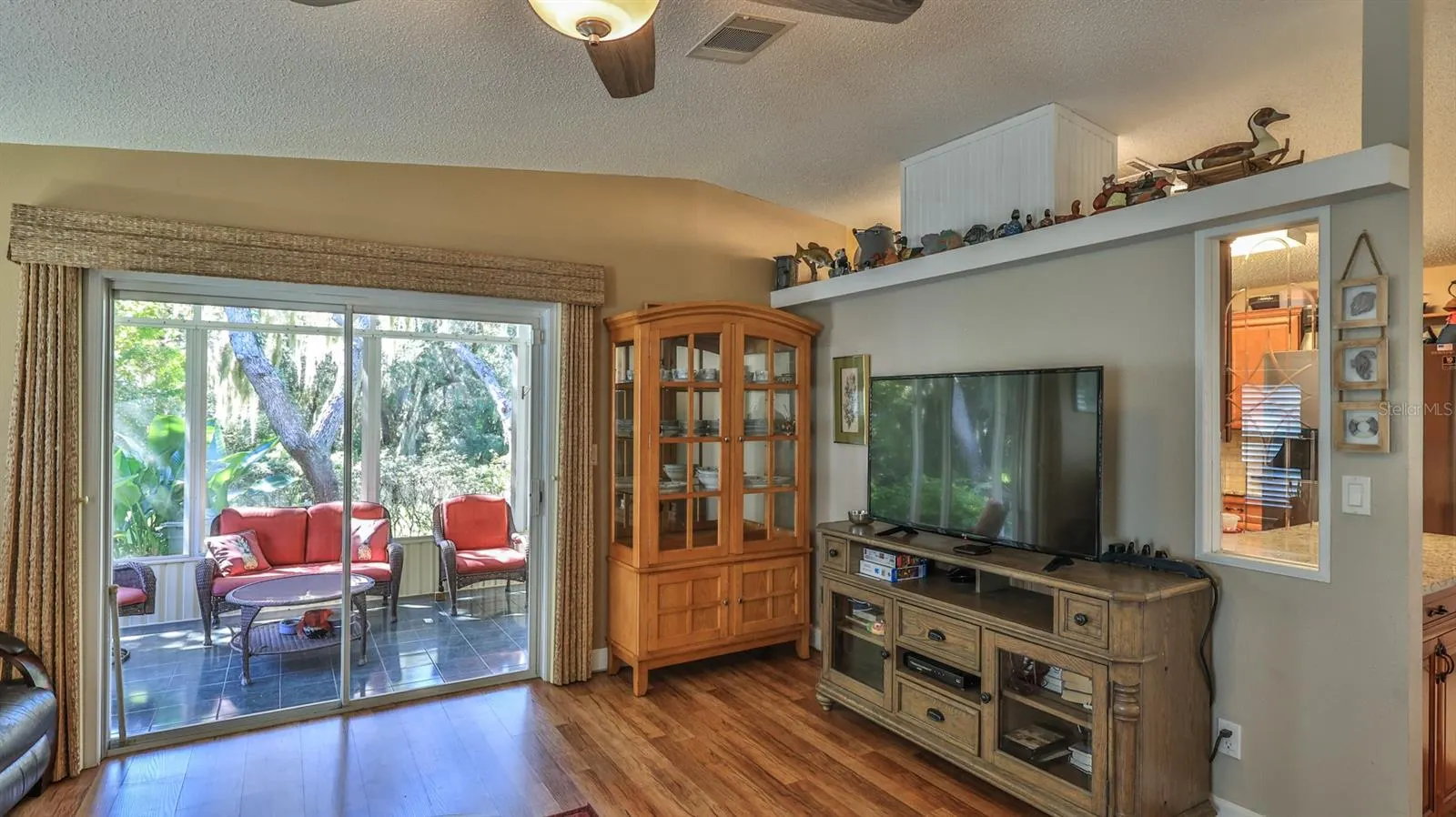 494 SIOUX BLVD
