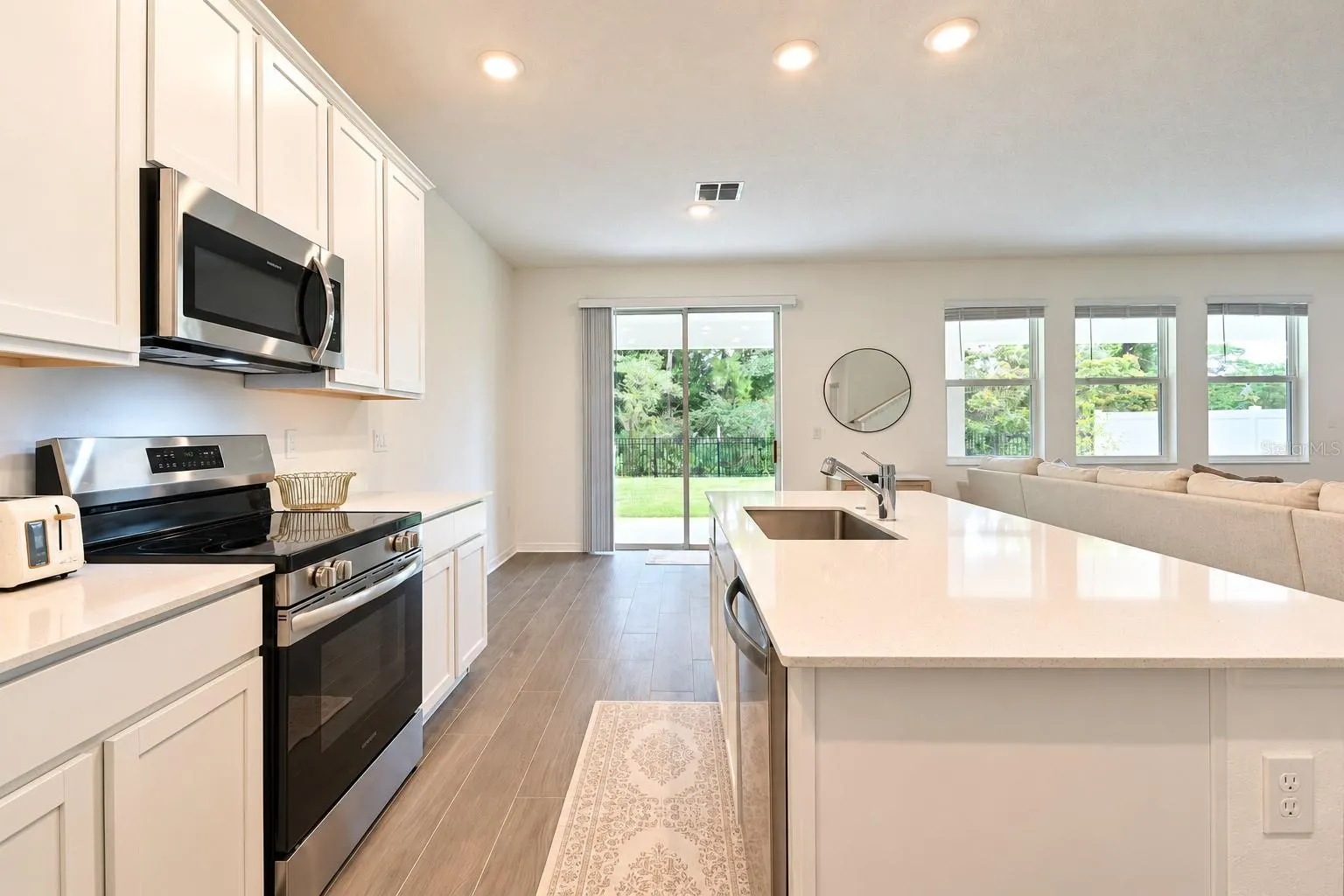 3975 WILLOWBROOK DR
