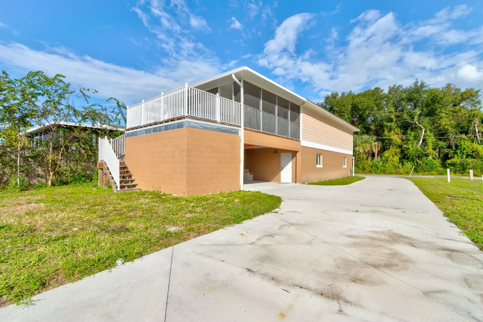 127 E ARIEL RD