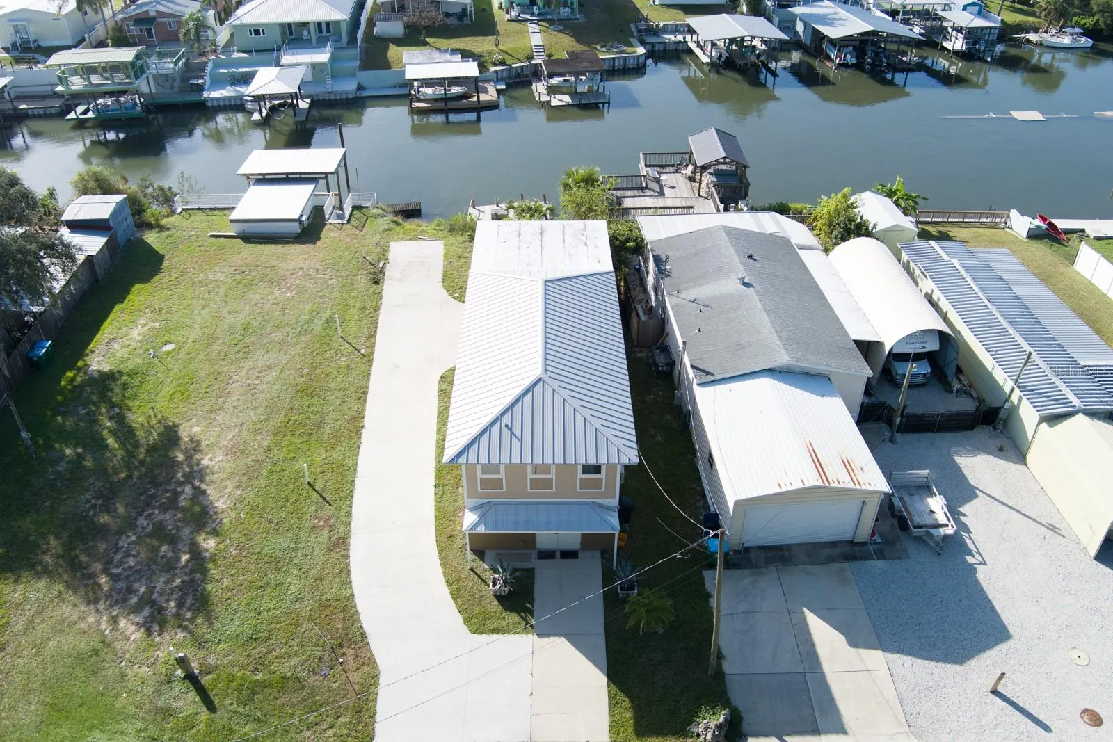 127 E ARIEL RD