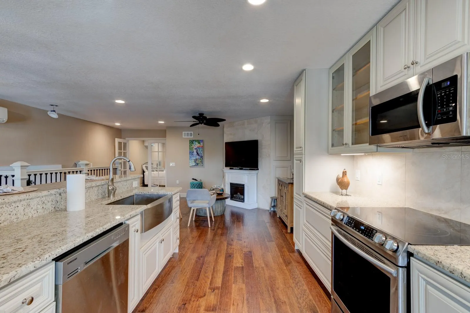127 E ARIEL RD