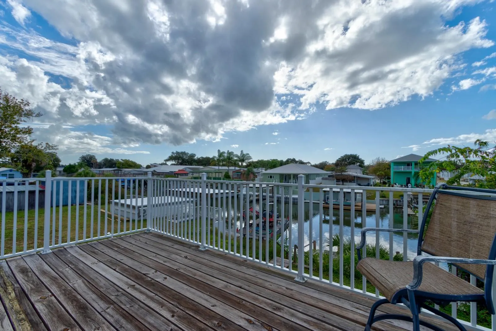 127 E ARIEL RD