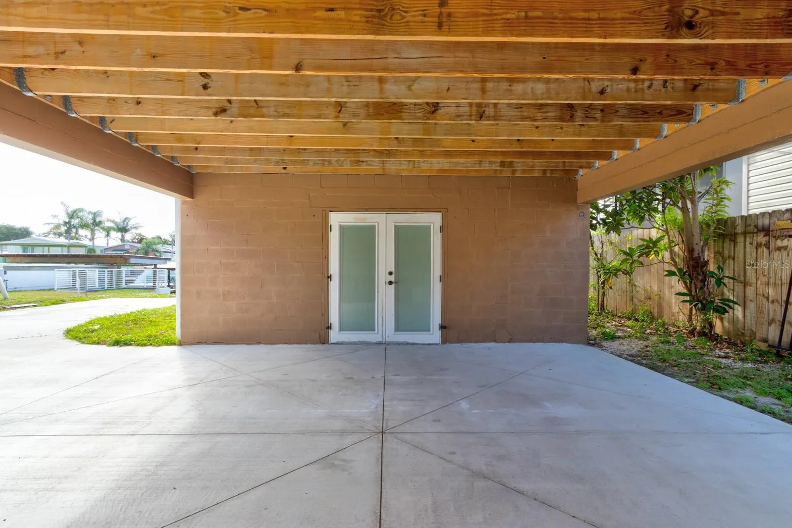127 E ARIEL RD