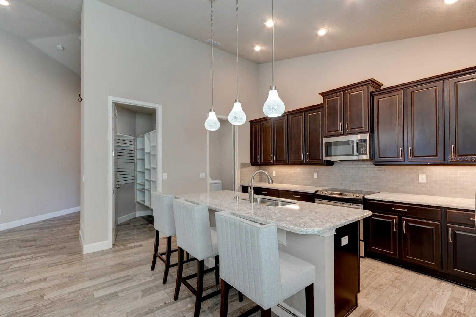 6844 VINTAGE LN