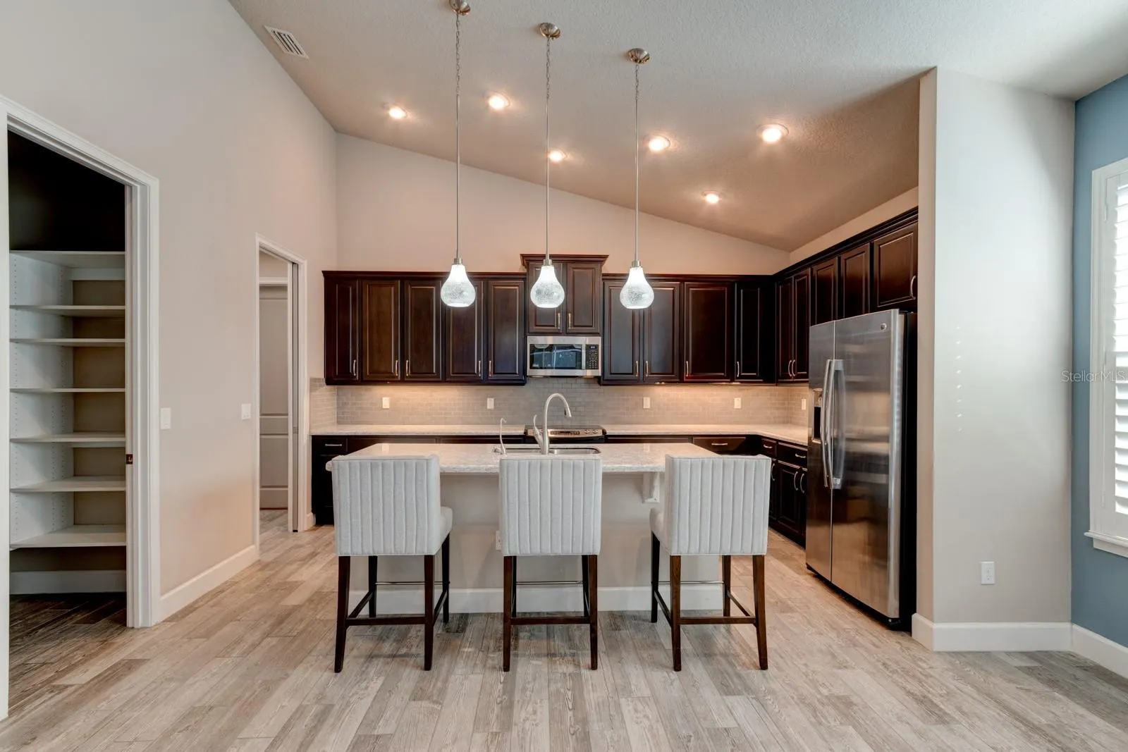 6844 VINTAGE LN