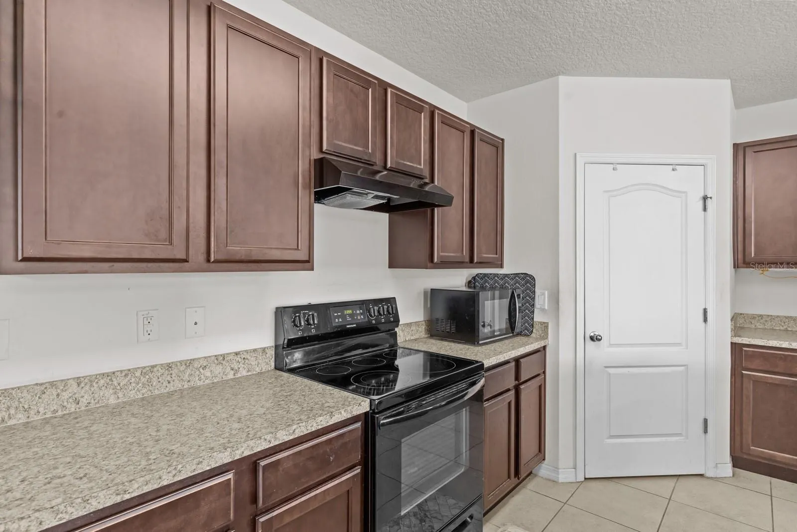 5716 LAKESIDE LANDINGS BLVD