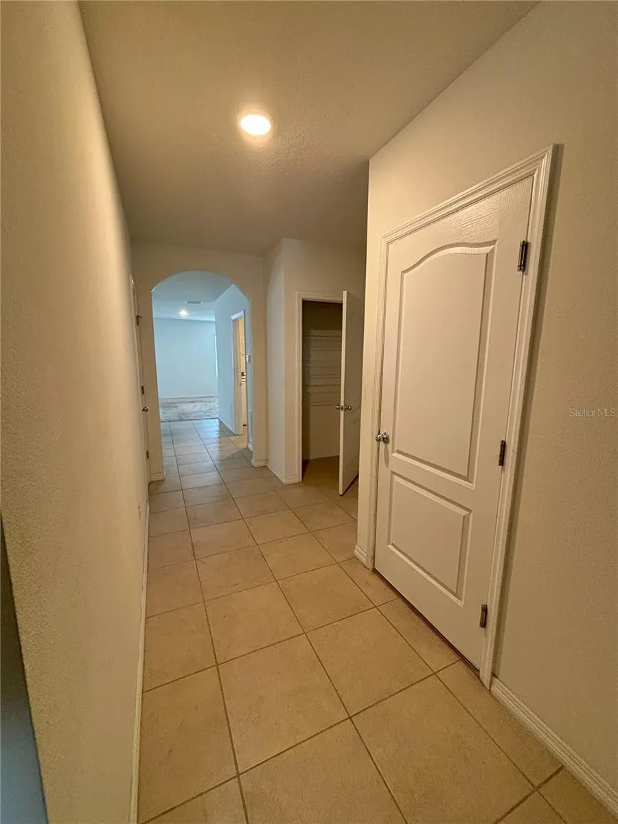 5716 LAKESIDE LANDINGS BLVD