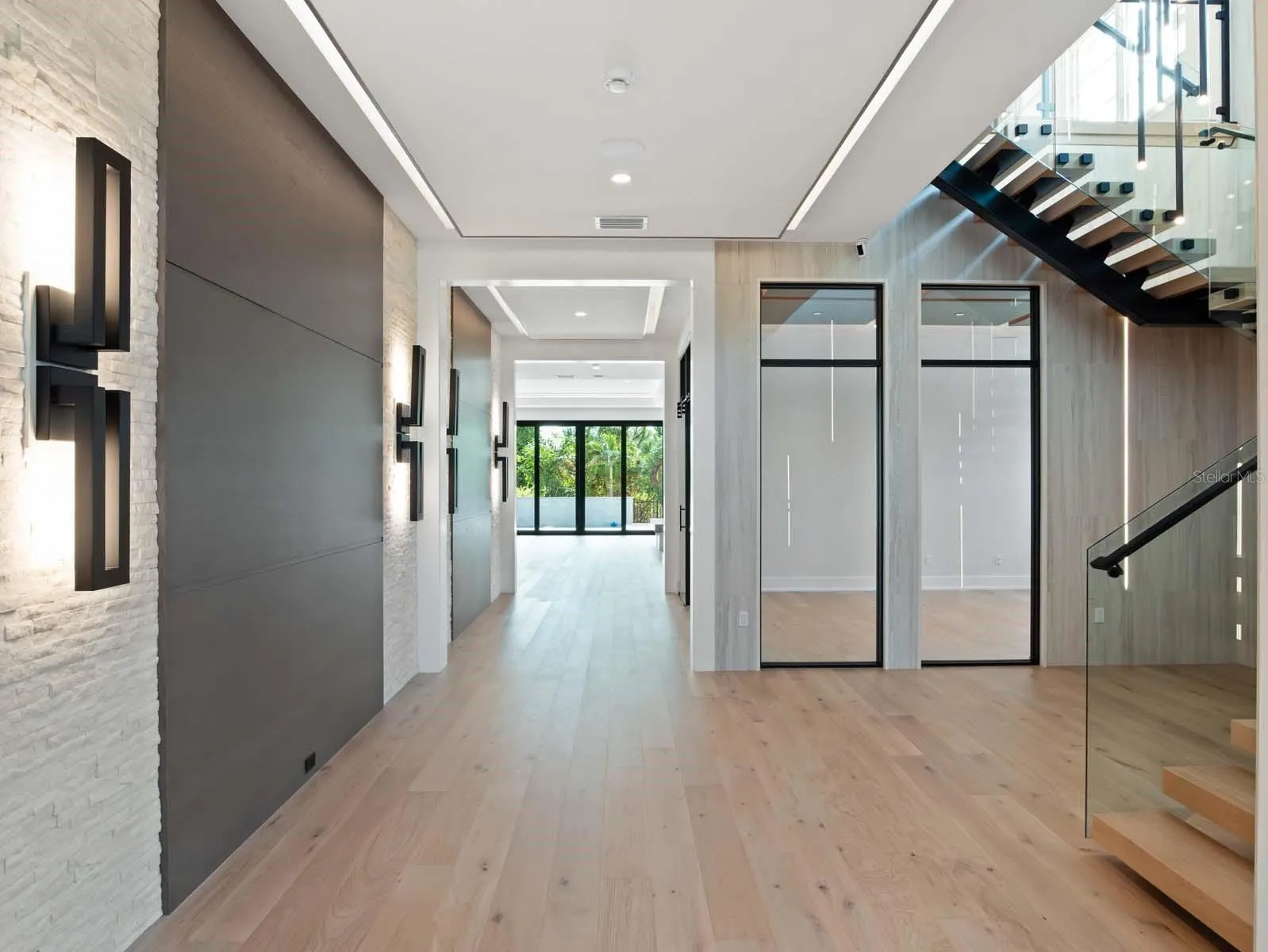 11043 CROMWELL RD