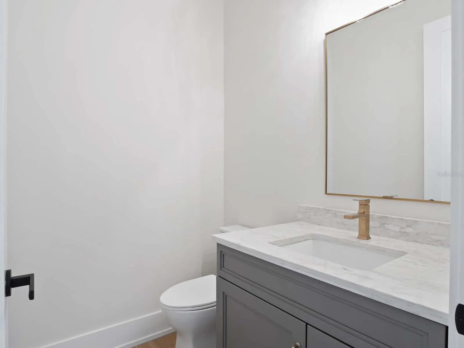 11043 CROMWELL RD