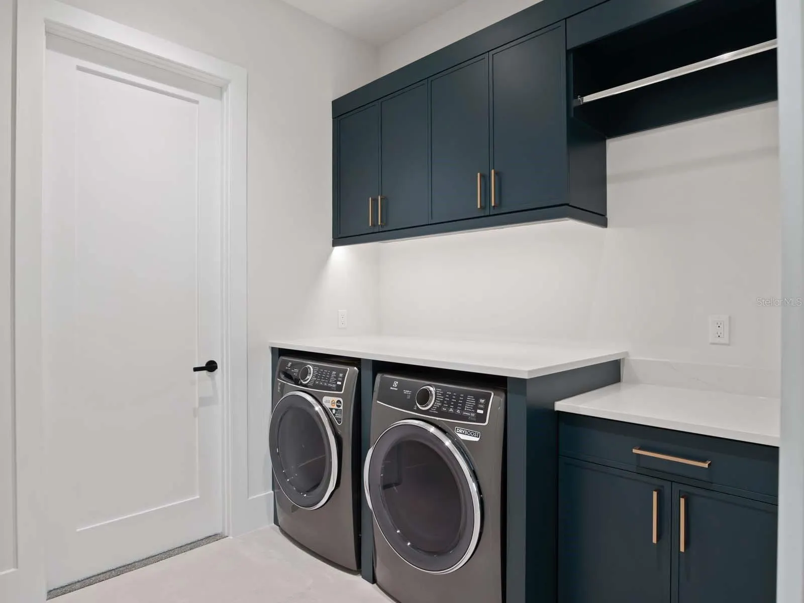 11043 CROMWELL RD