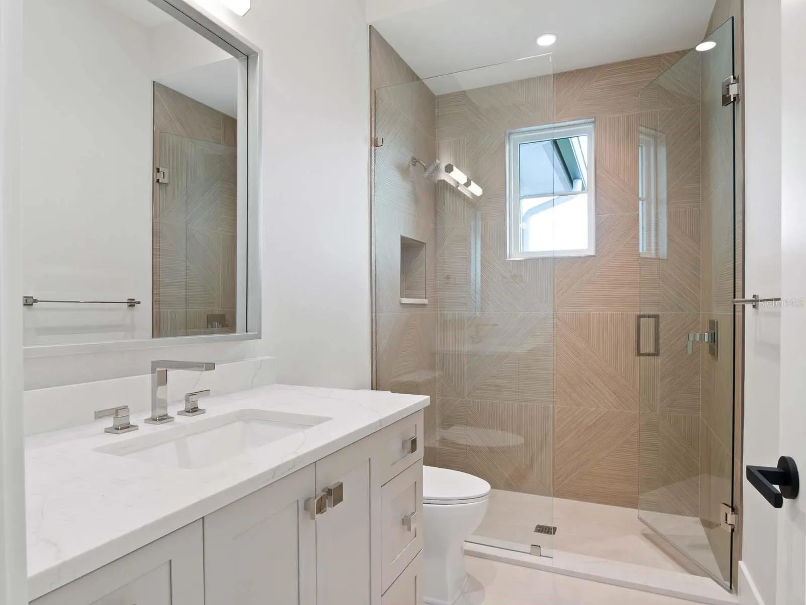 11043 CROMWELL RD