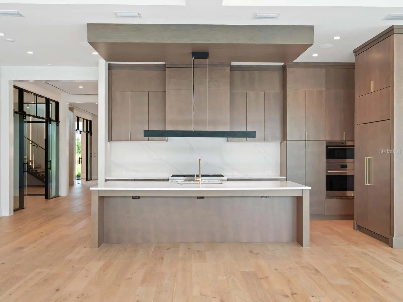 11043 CROMWELL RD