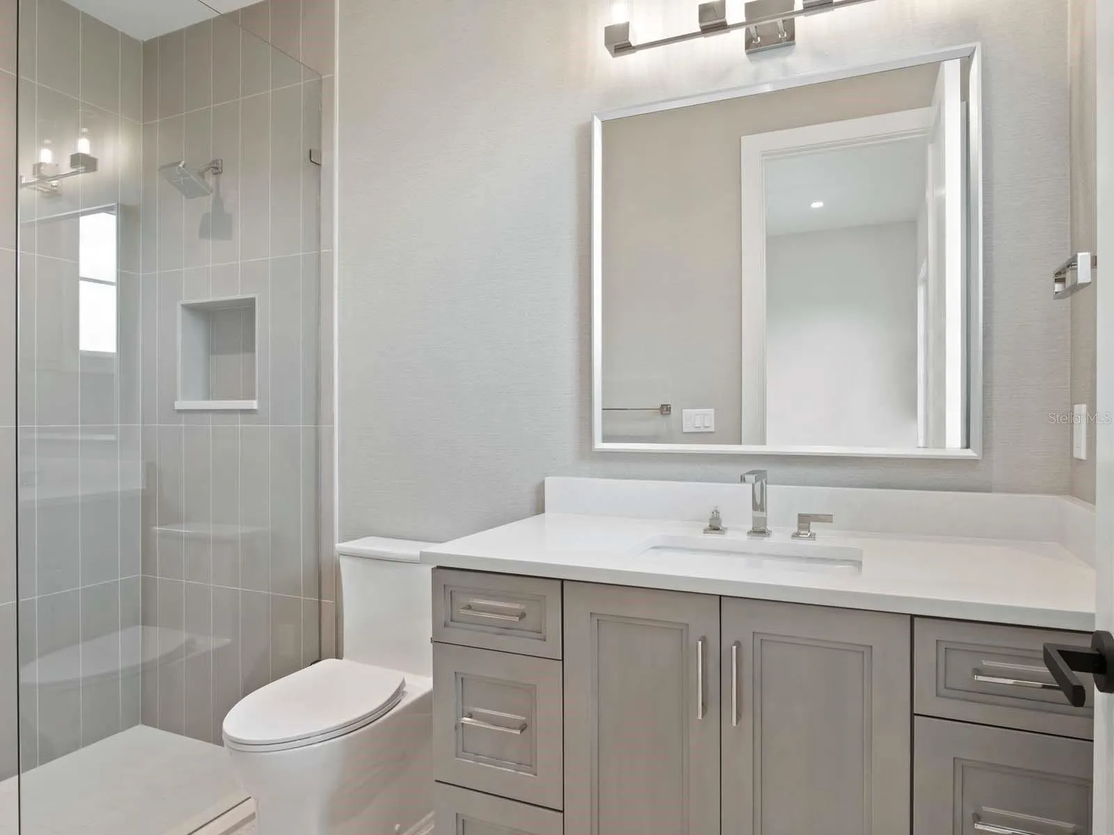 11043 CROMWELL RD