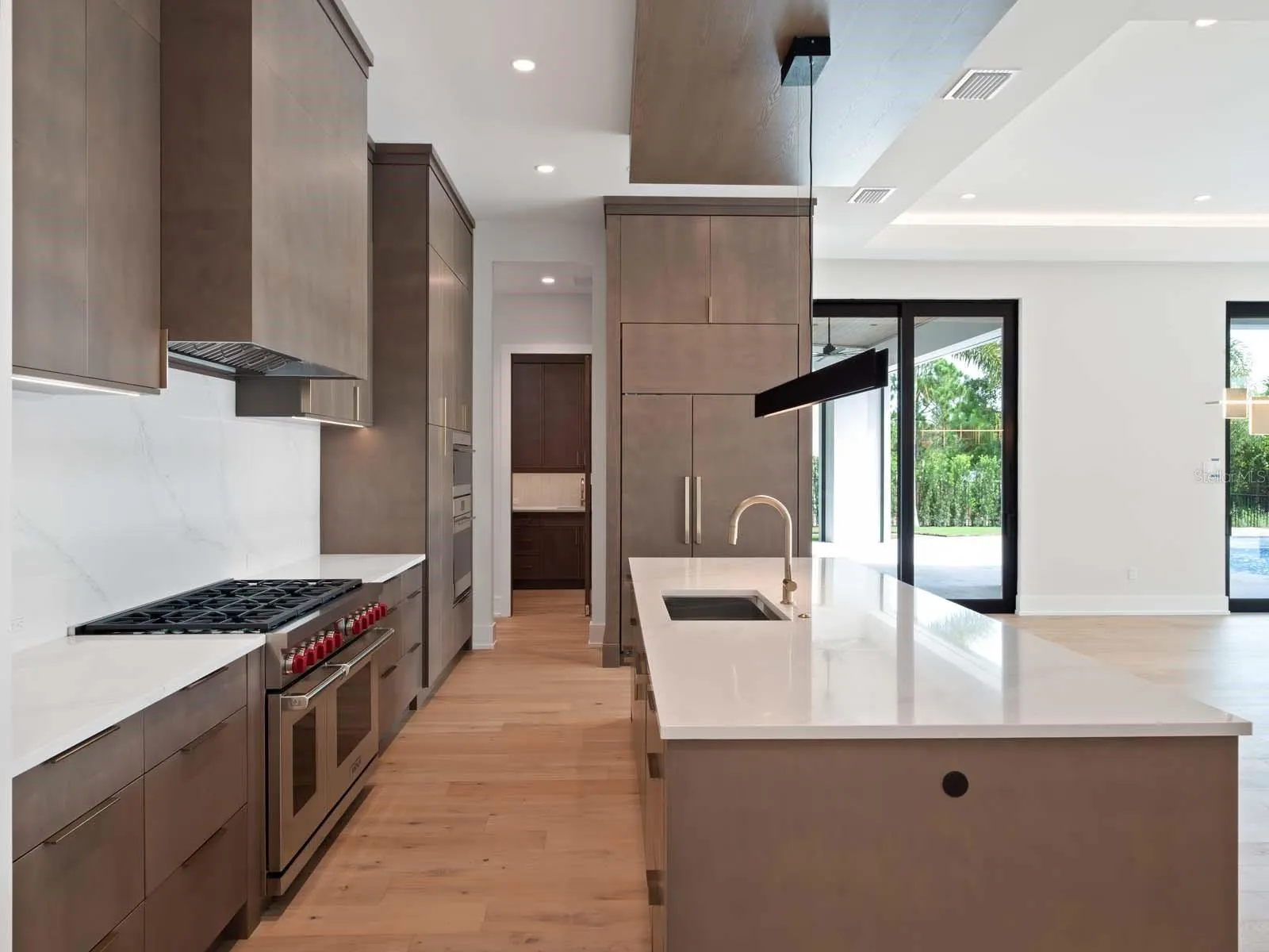 11043 CROMWELL RD