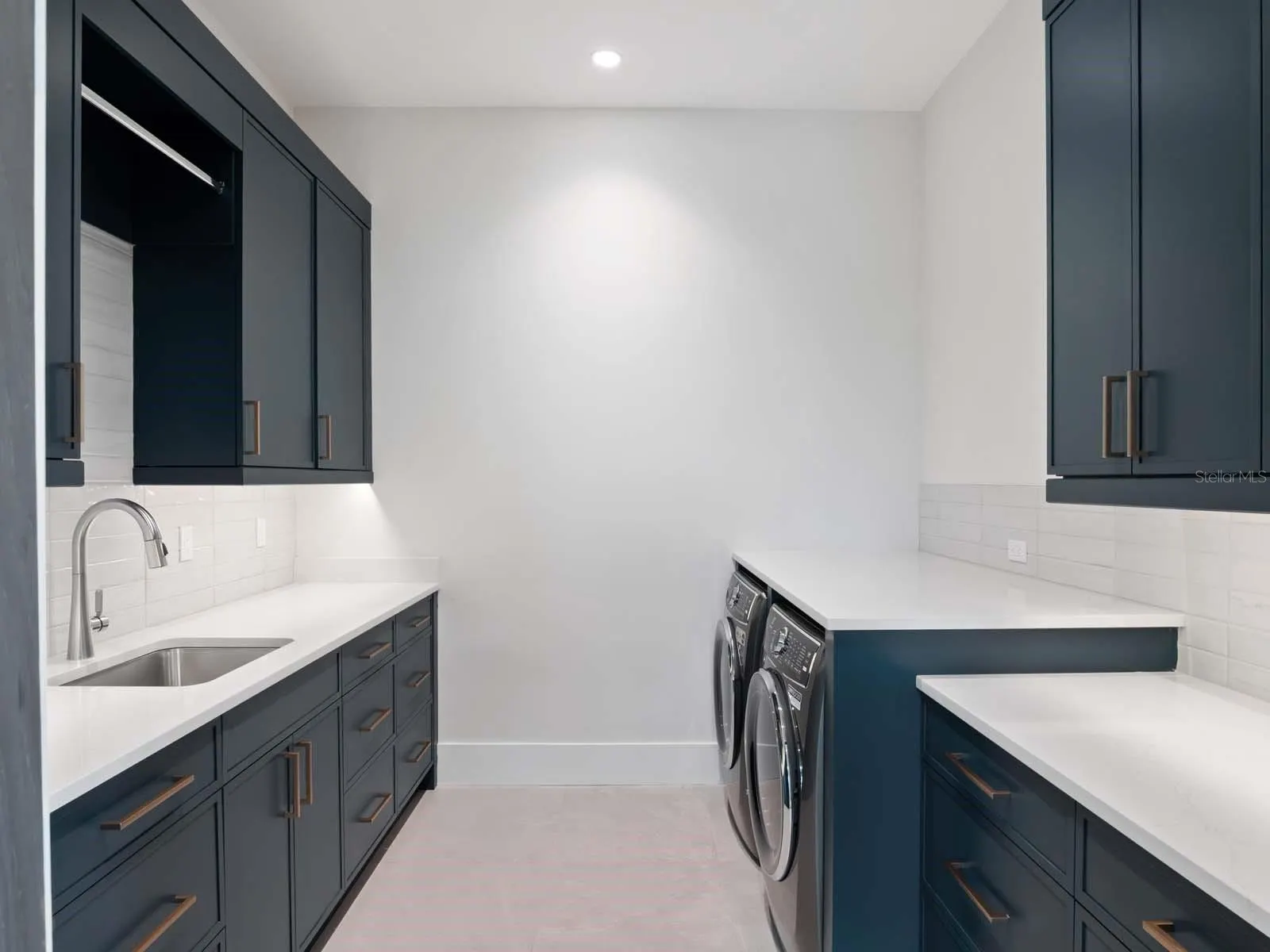11043 CROMWELL RD