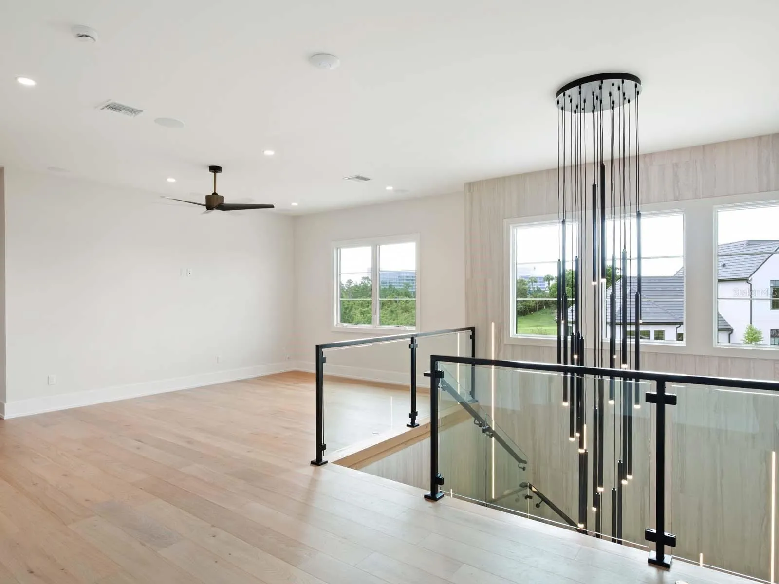 11043 CROMWELL RD